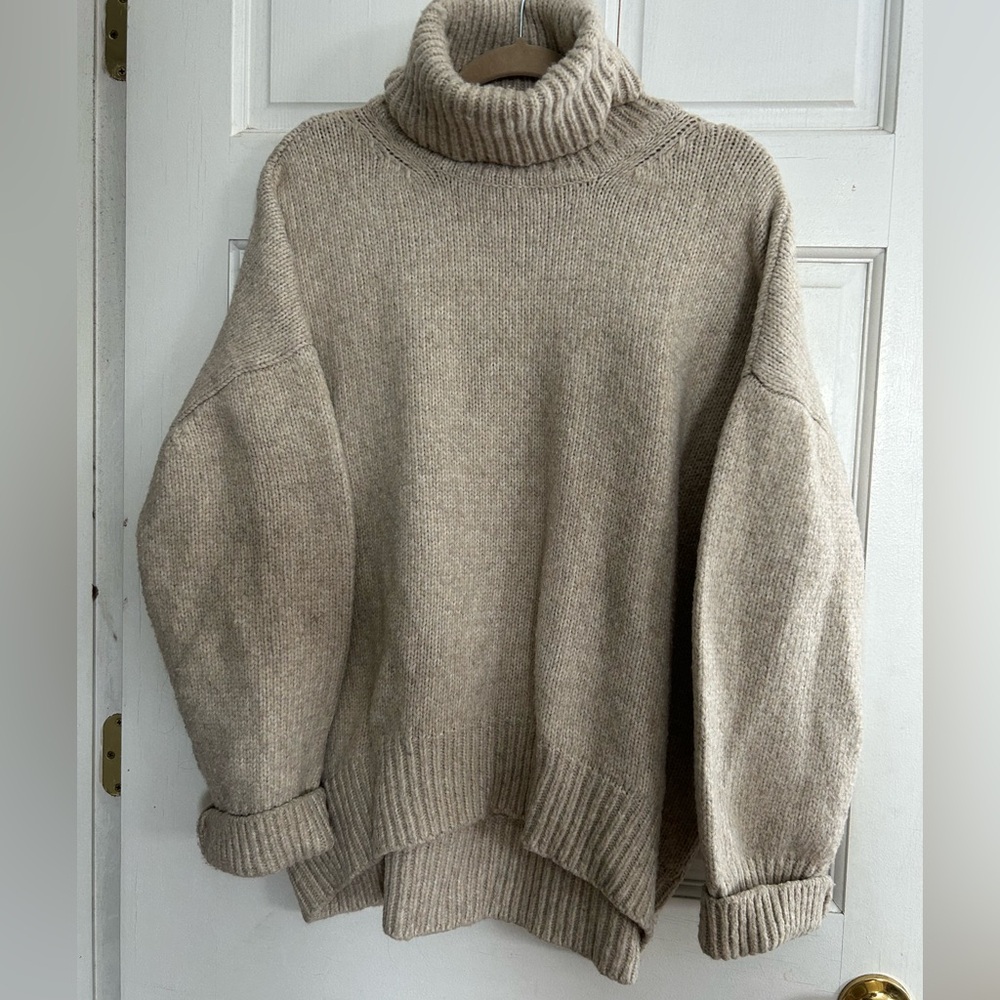 Topshop Taupe Chunky Knit Cozy Turtle Neck Sweater. Size 12